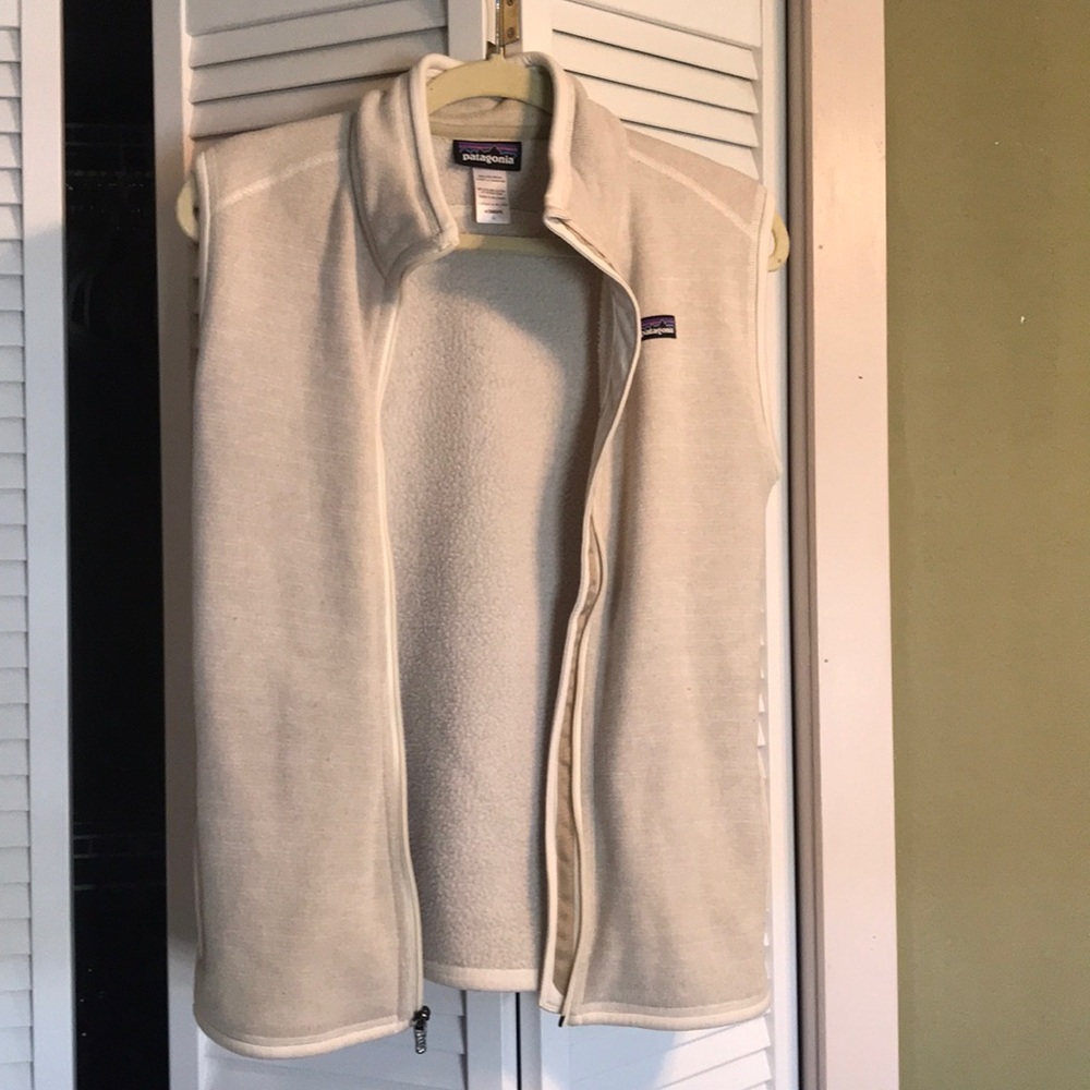 Cream/off white Patagonia vest